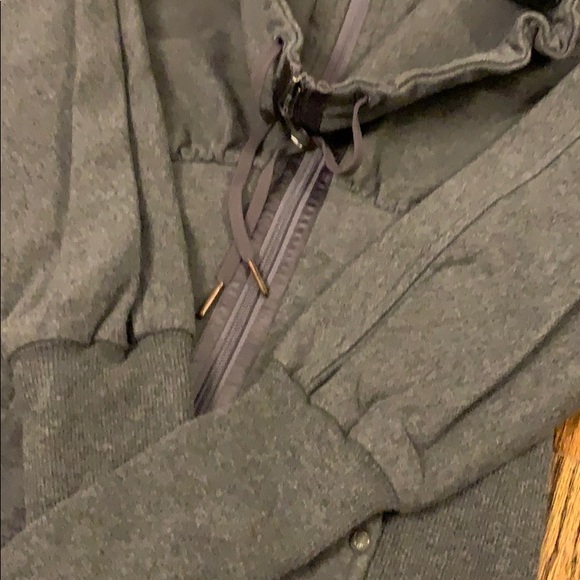 SUPER RARE! EUC Lululemon Coursette Jacket - Picture 2 of 6